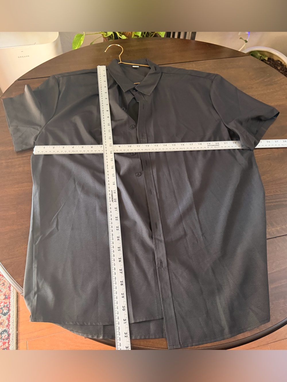 Men's Black Short-Sleeve Button-Down Shirt